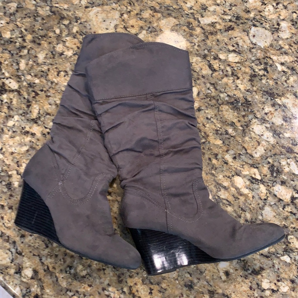 Gray suede scrunch boots